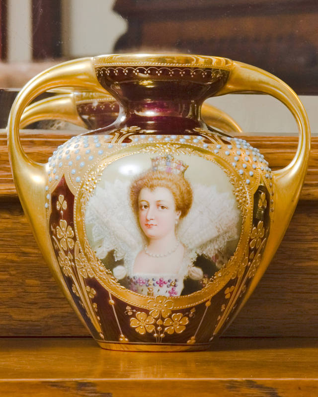 Katharina v. Medici Vase