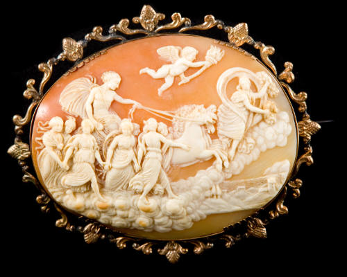 L'Aurora Cameo Brooch