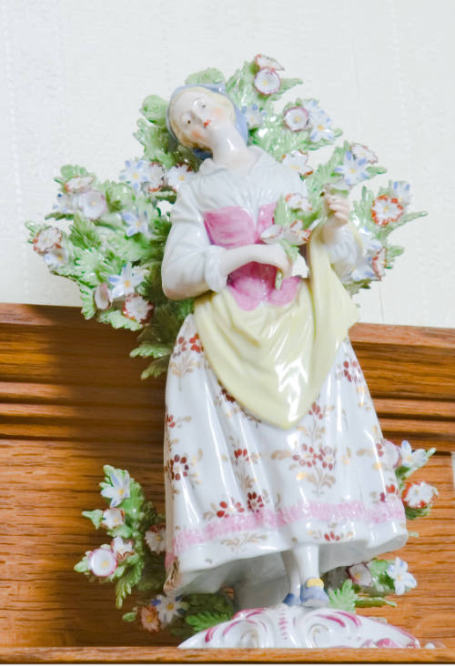Figurine