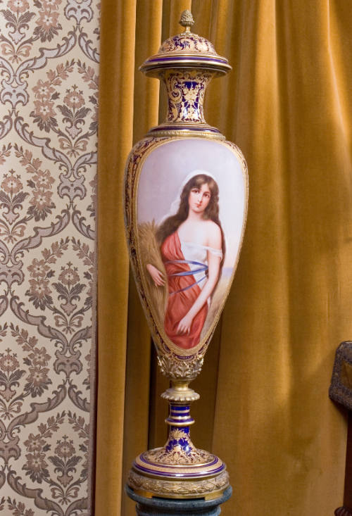 Urn