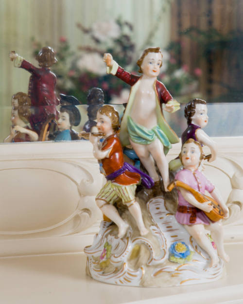 Figurine