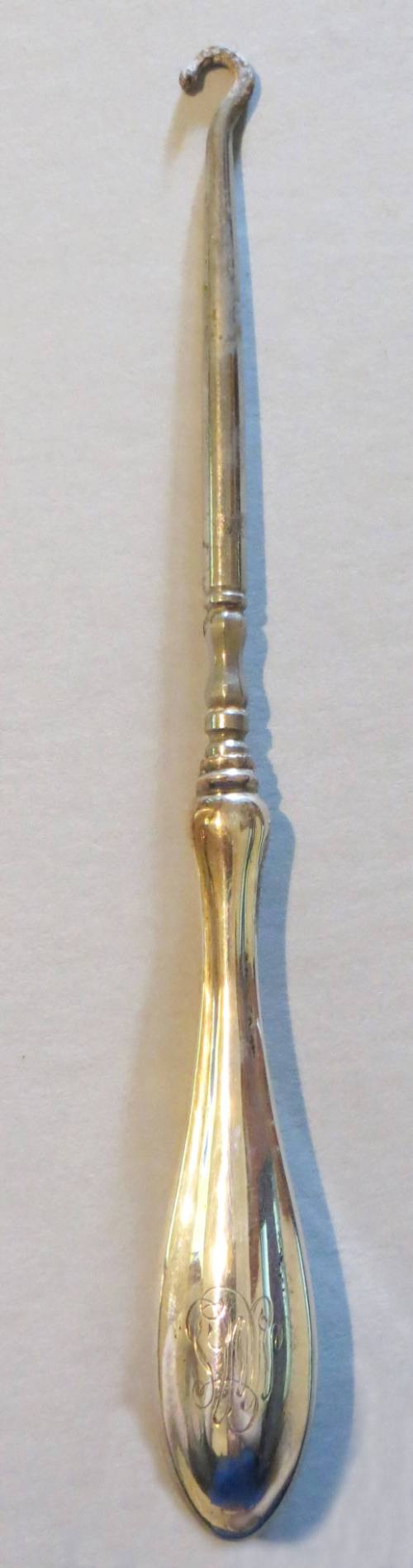 Buttonhook