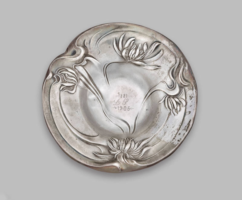 View 1 - monogram visible