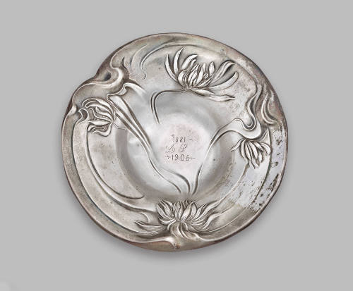 View 1 - monogram visible