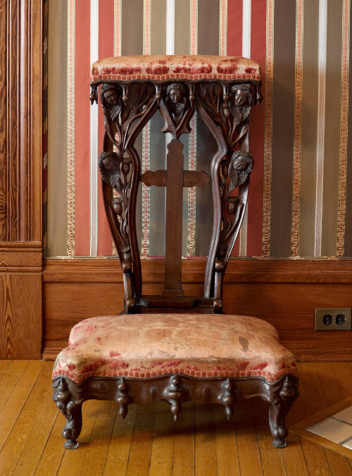 Prie-Dieu Bench