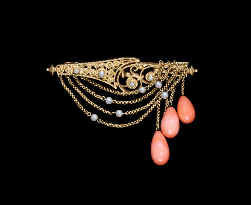 Brooch